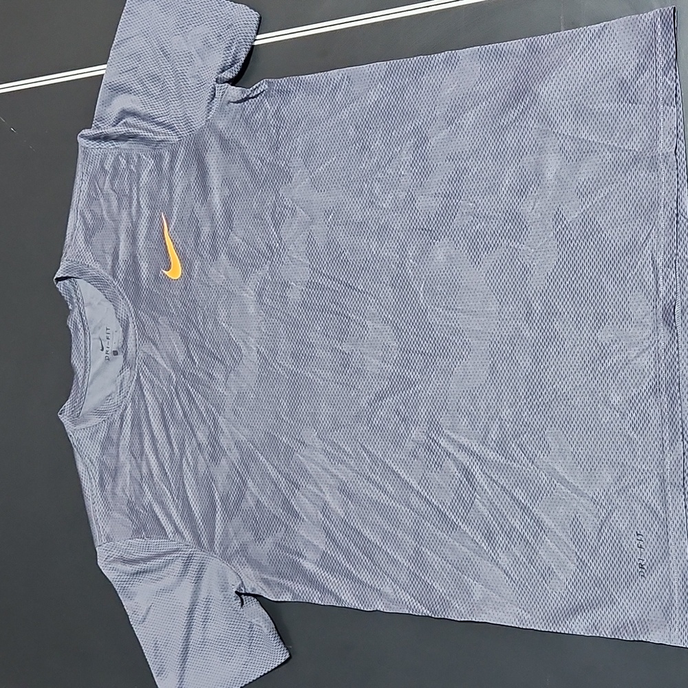 Nike dri fit tee